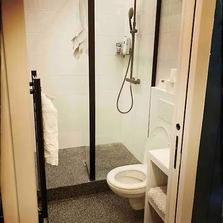 Typical Parisian Stylish One Bedroom アパート